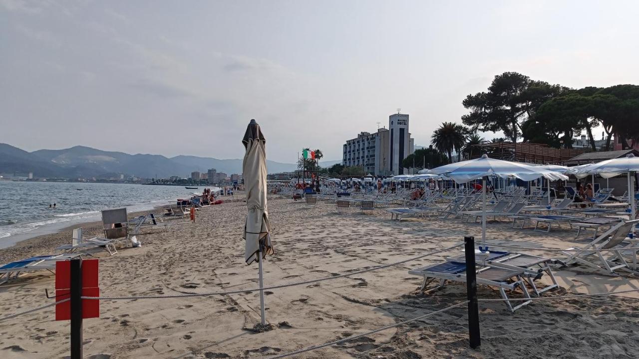 סאבונה Karina, To The Beach With Terrace And Private Parking מראה חיצוני תמונה